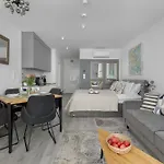 Sea&lake Unique For A Family By The Sea Balcony & Parking By Renters Апартаменты *