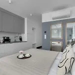 Sea&lake Unique For A Family By The Sea Balcony & Parking By Renters Апартаменты Мельно