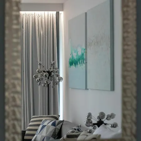 Sea&lake Unique For A Family By The Sea With Parking By Renters ميلنو