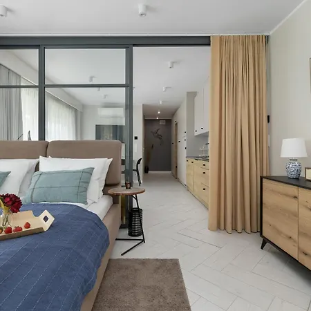 شقة Sea&lake Unique For A Family By The Sea With Parking By Renters ميلنو