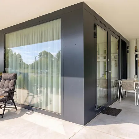 Sea&lake Unique For A Family By The Sea With Parking By Renters ميلنو